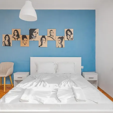 The Blue Art Spot In Prime Center By Flat Mаnager * Sofie